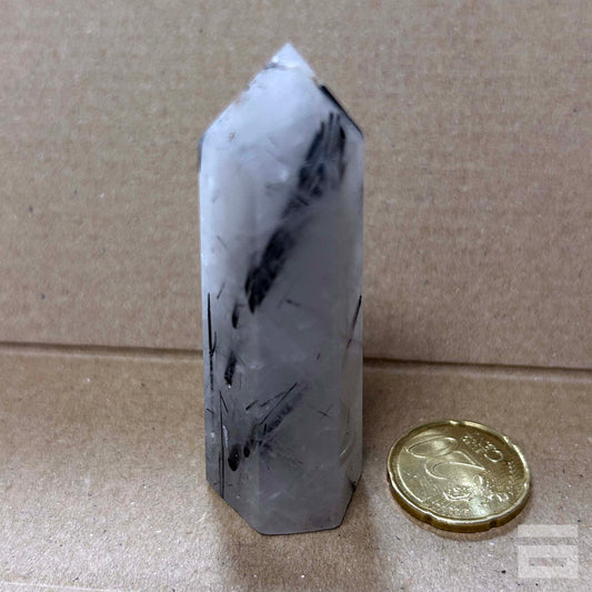 Punta Cuarzo con turmalina negra