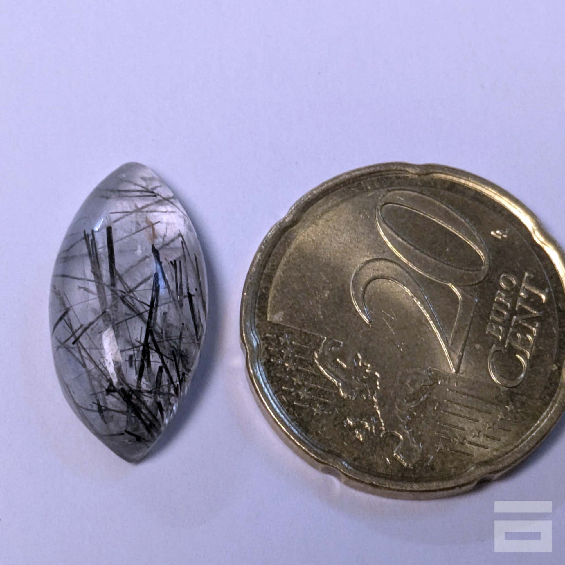 Cabujón Cuarzo con turmalina