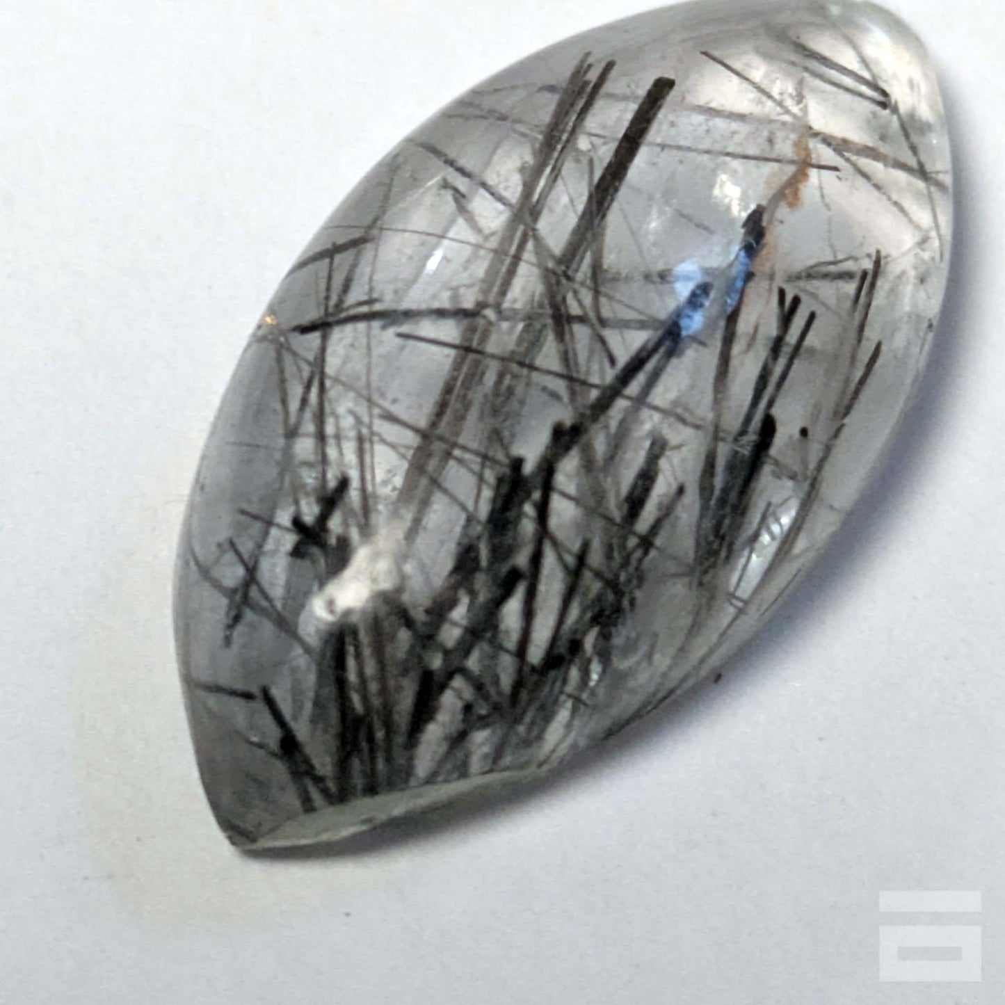 Cabujón Cuarzo con turmalina