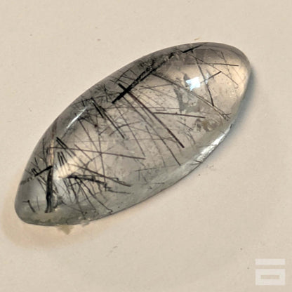 Cabujón Cuarzo con turmalina