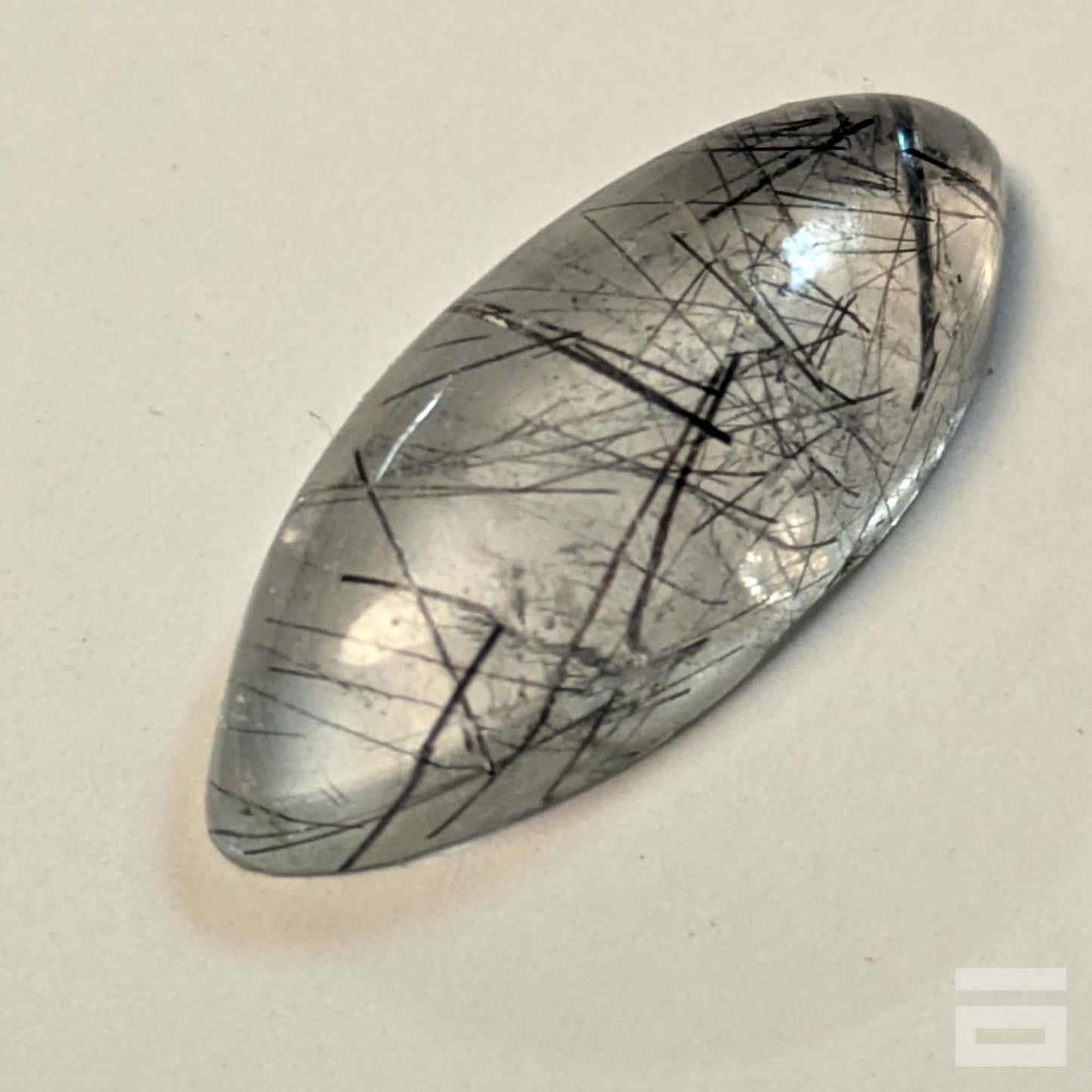 Cabujón Cuarzo con turmalina